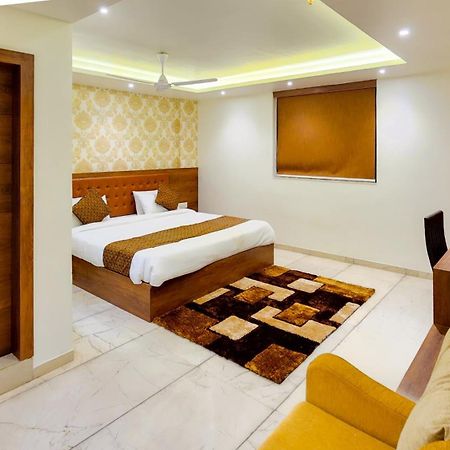 Hotel Nova Pride Rajkot Extérieur photo