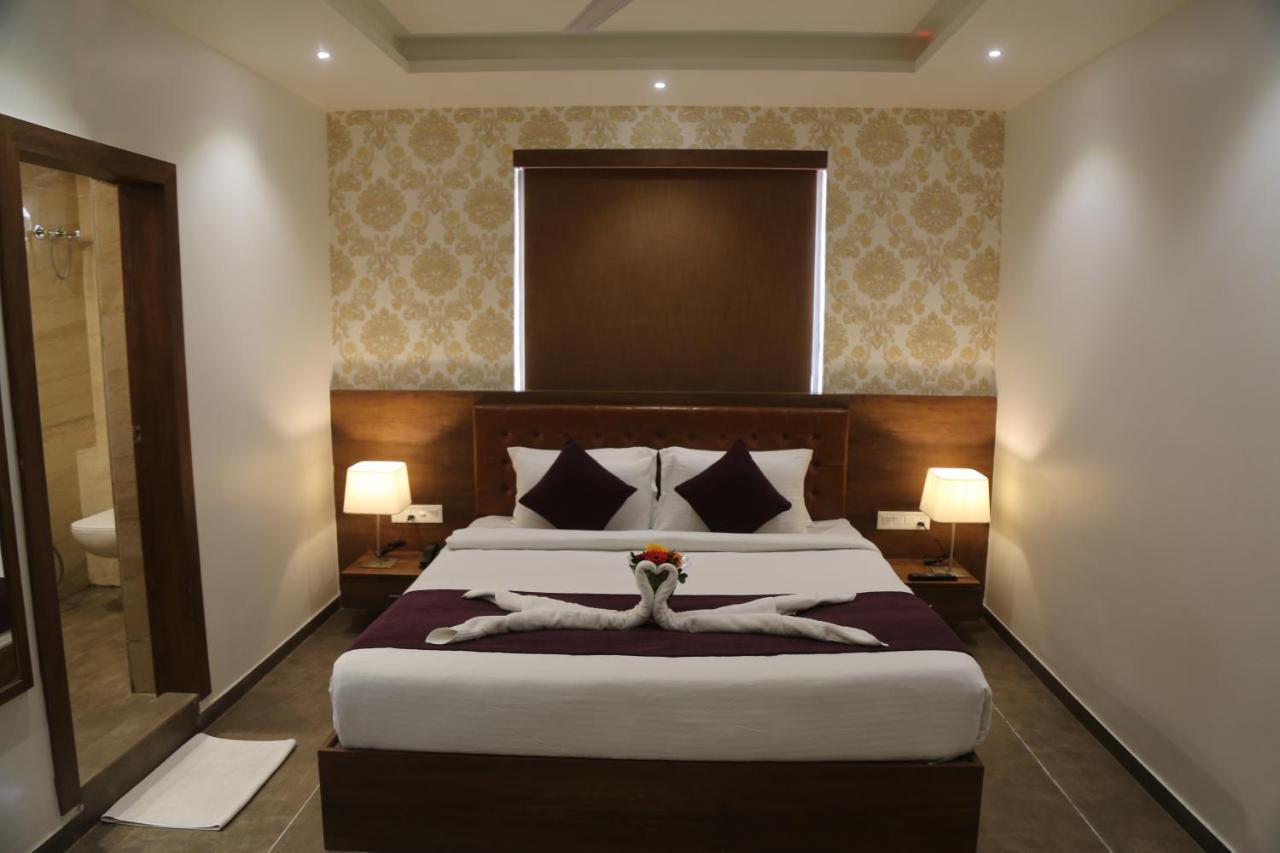 Hotel Nova Pride Rajkot Extérieur photo