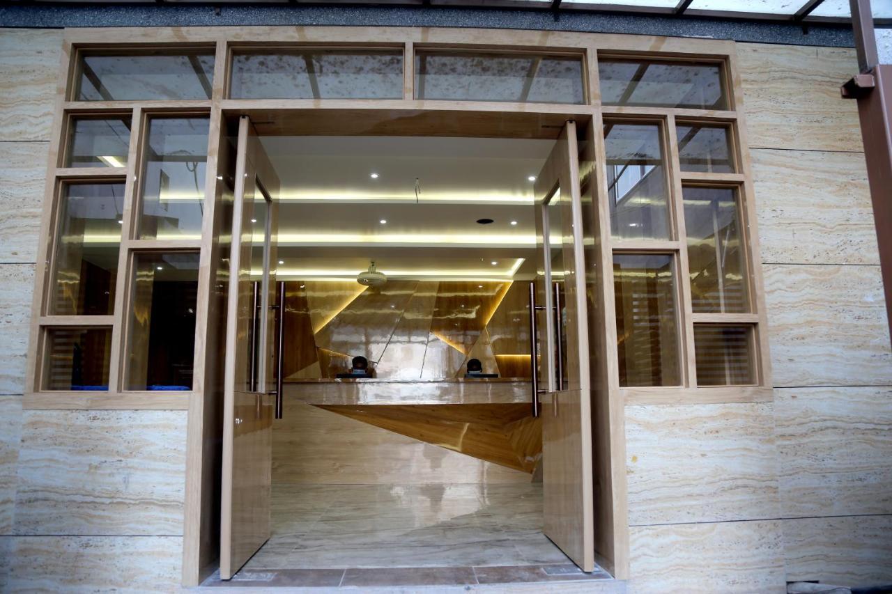 Hotel Nova Pride Rajkot Extérieur photo