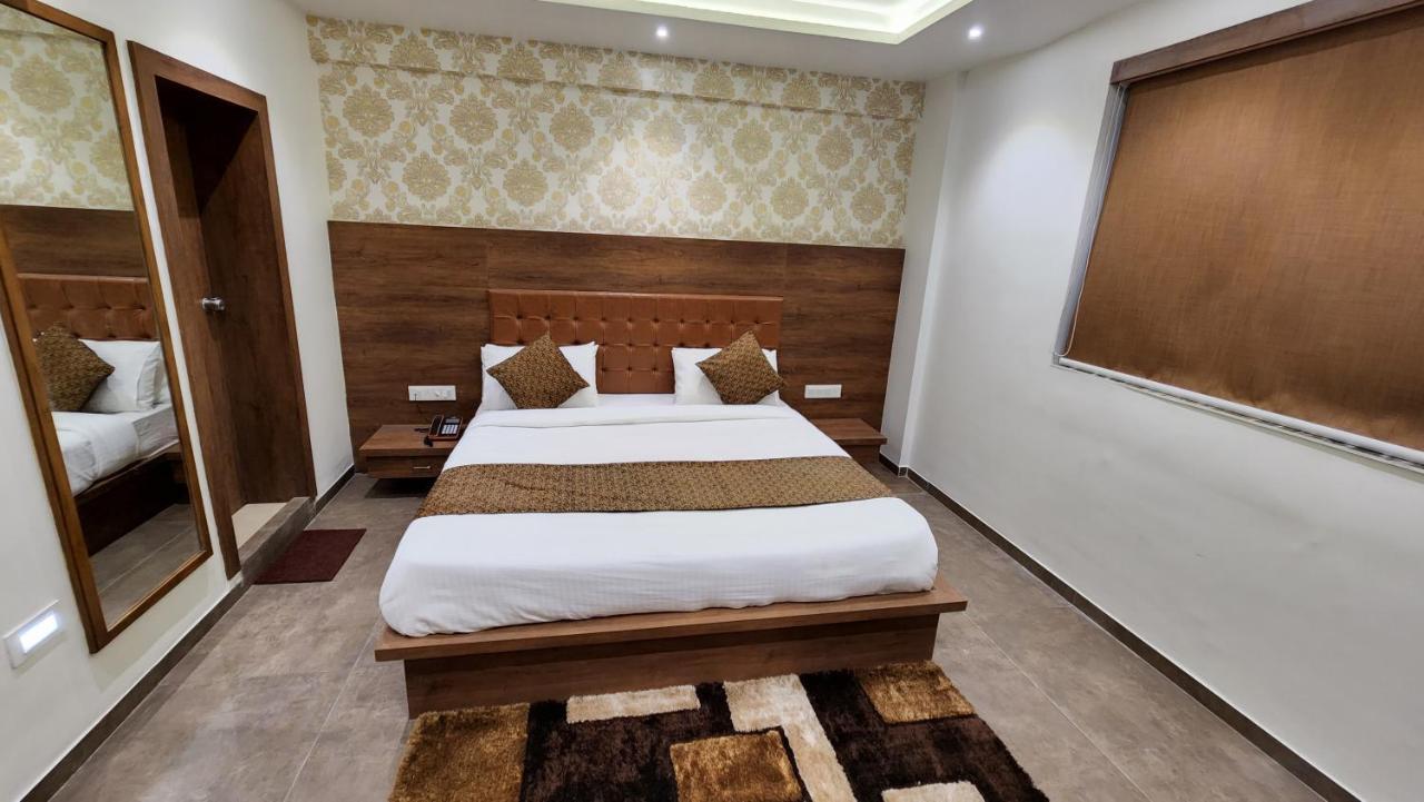 Hotel Nova Pride Rajkot Extérieur photo