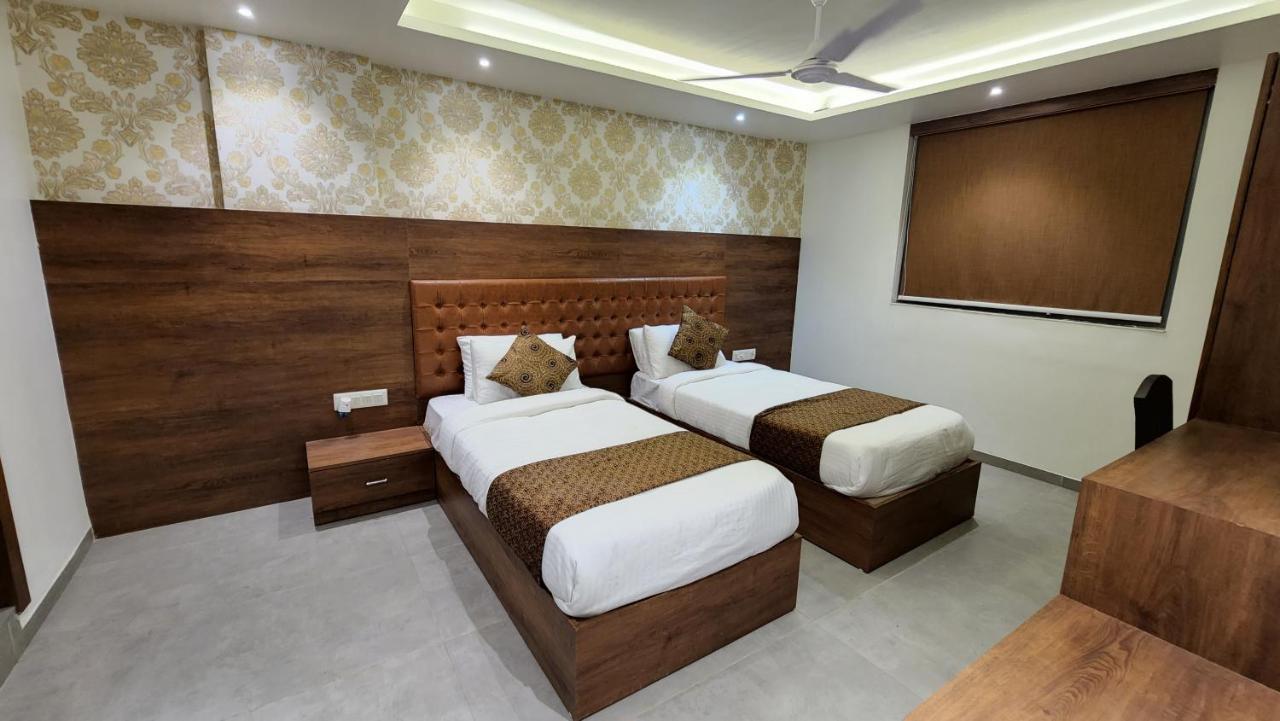 Hotel Nova Pride Rajkot Extérieur photo