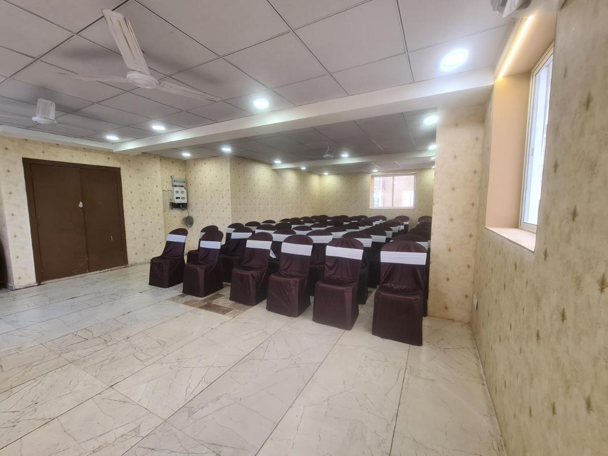 Hotel Nova Pride Rajkot Extérieur photo