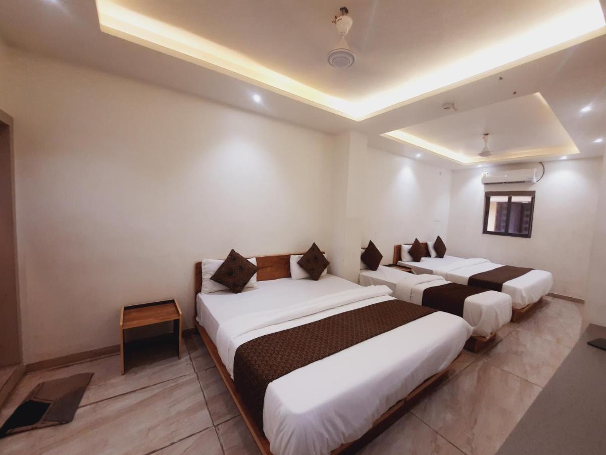 Hotel Nova Pride Rajkot Extérieur photo
