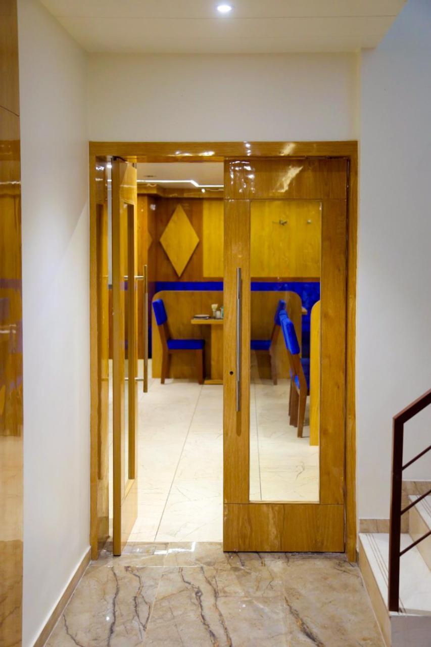Hotel Nova Pride Rajkot Extérieur photo