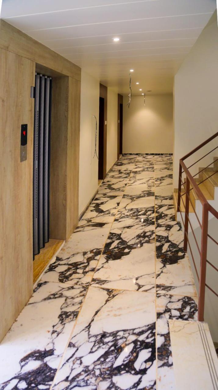 Hotel Nova Pride Rajkot Extérieur photo