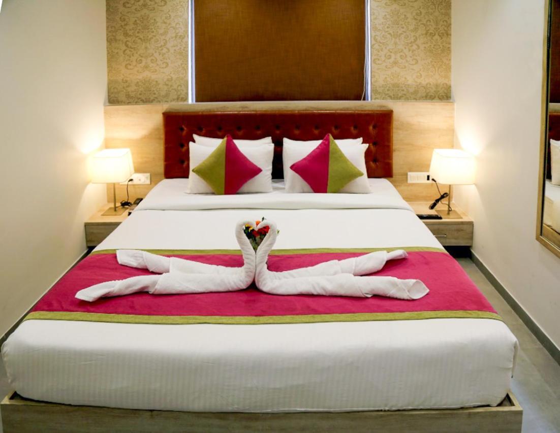 Hotel Nova Pride Rajkot Extérieur photo