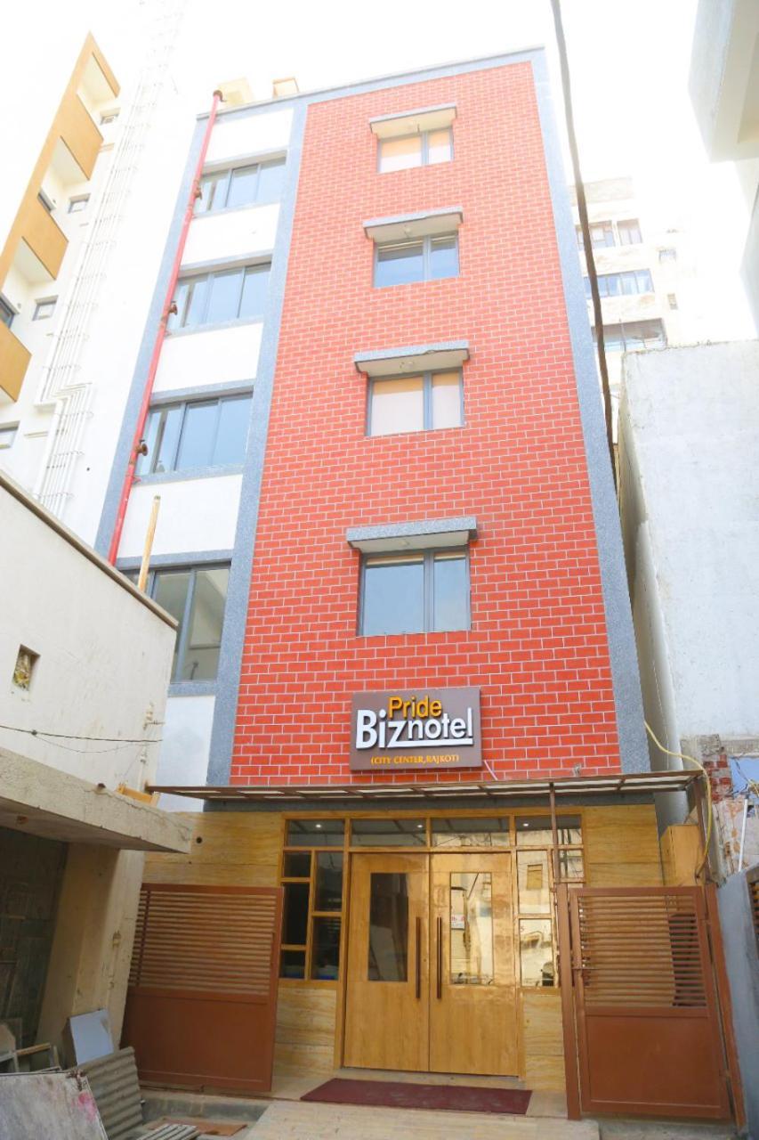 Hotel Nova Pride Rajkot Extérieur photo