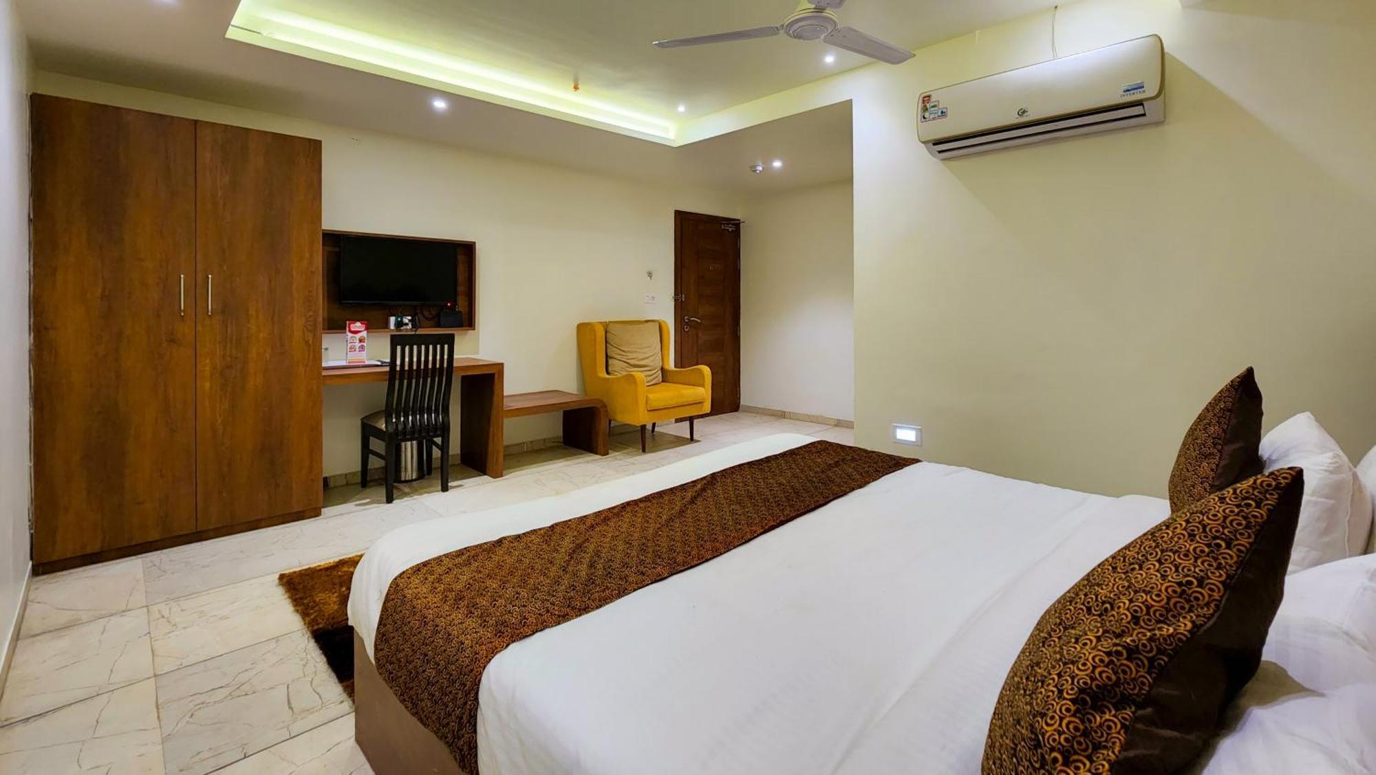 Hotel Nova Pride Rajkot Extérieur photo