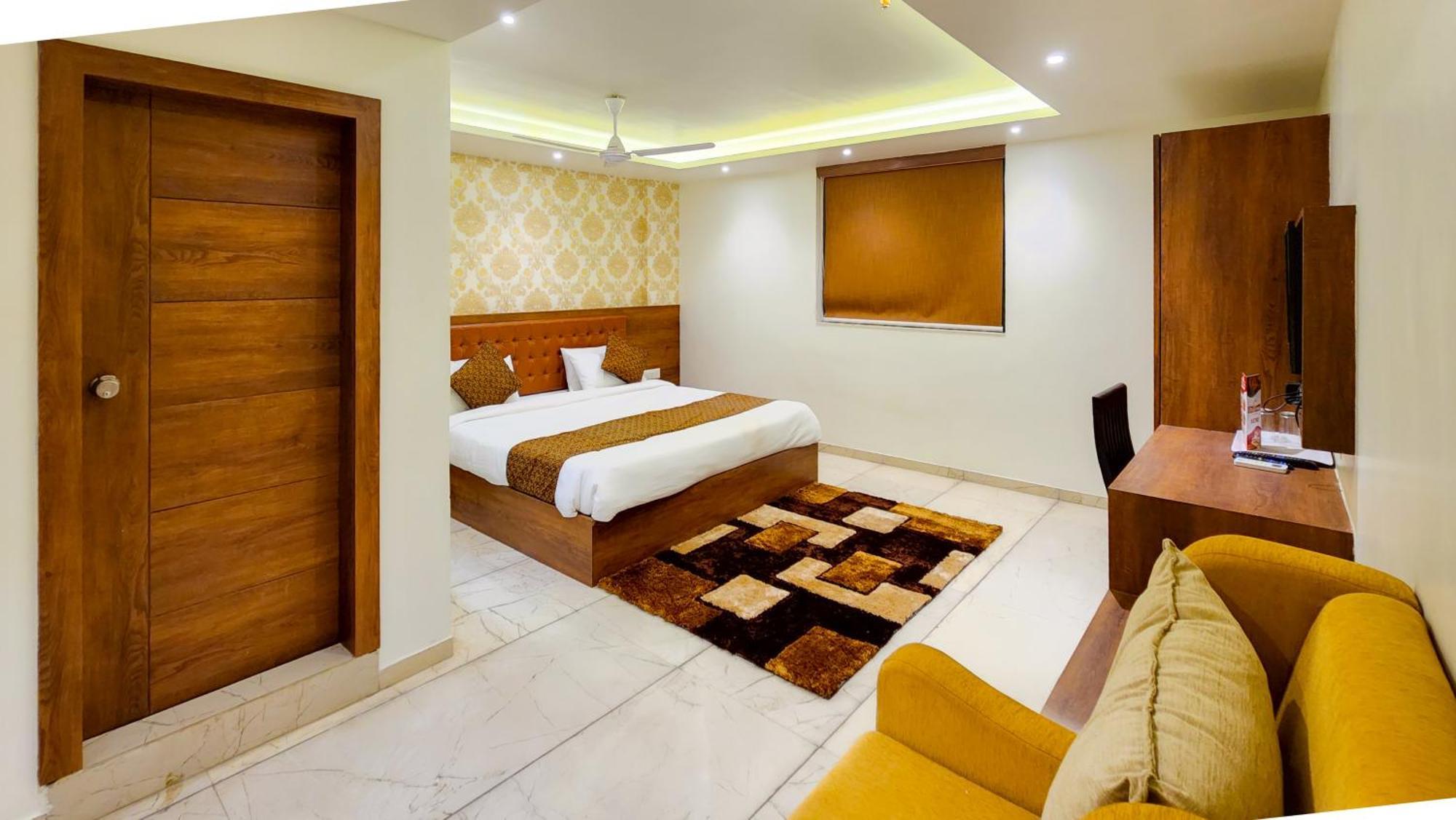Hotel Nova Pride Rajkot Extérieur photo