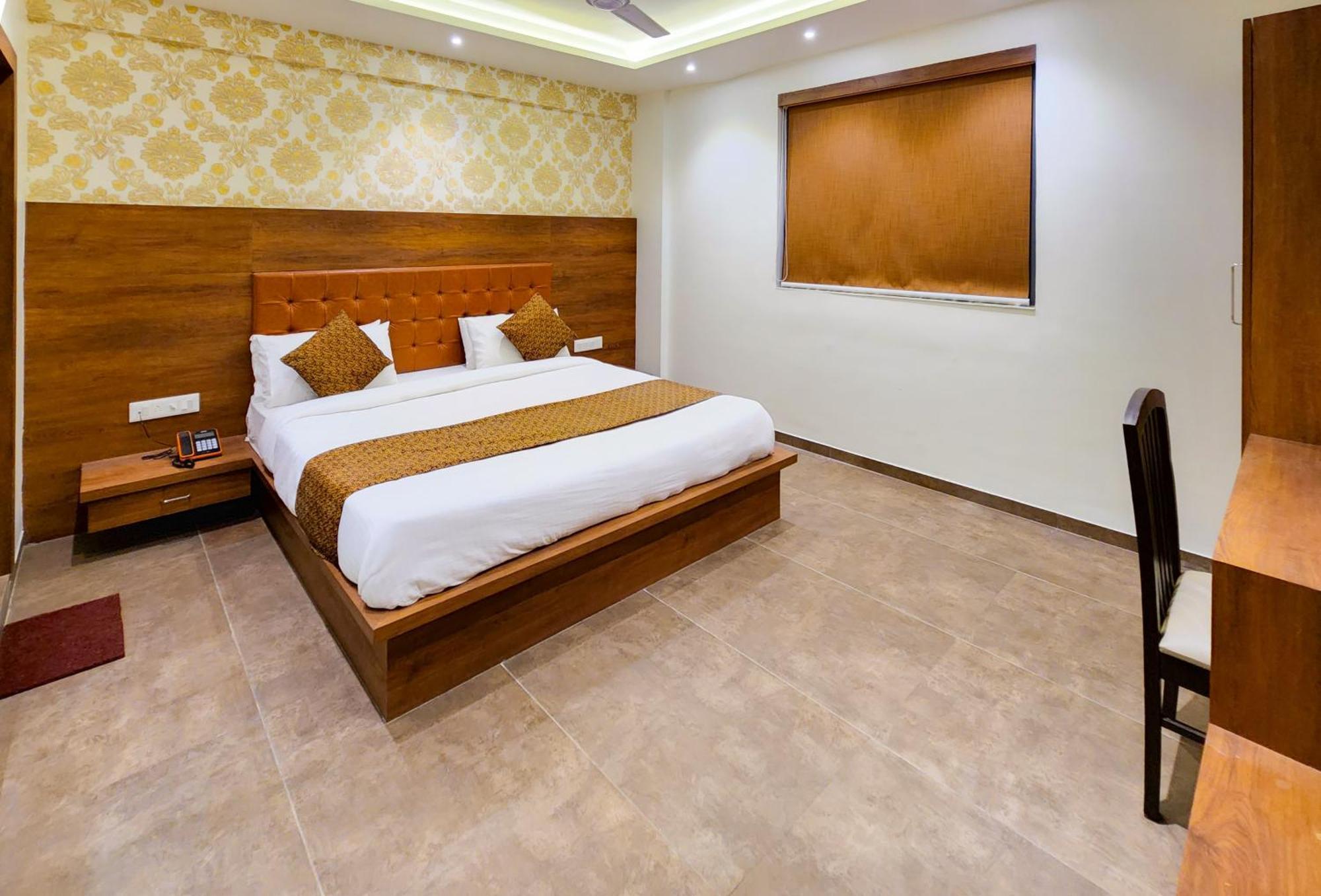 Hotel Nova Pride Rajkot Extérieur photo