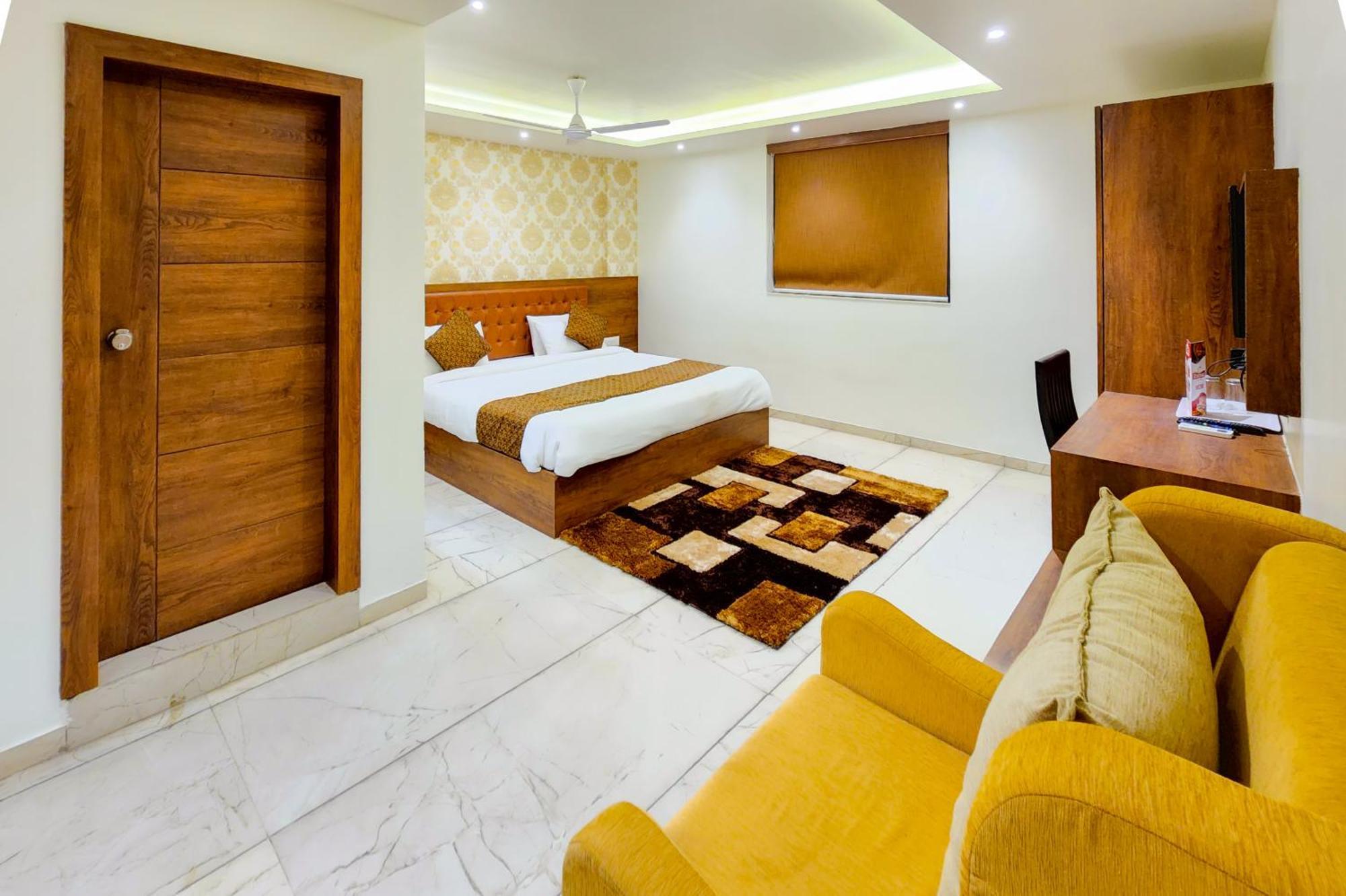 Hotel Nova Pride Rajkot Extérieur photo