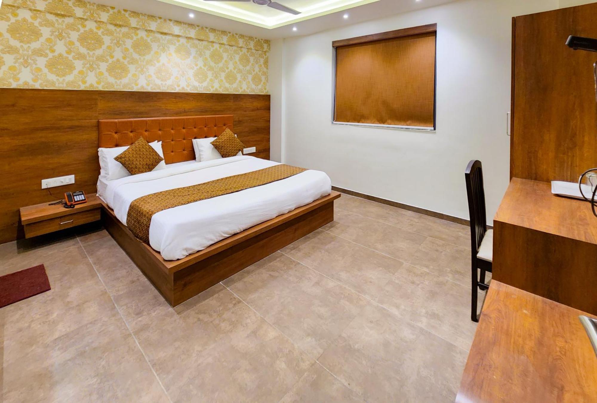 Hotel Nova Pride Rajkot Extérieur photo
